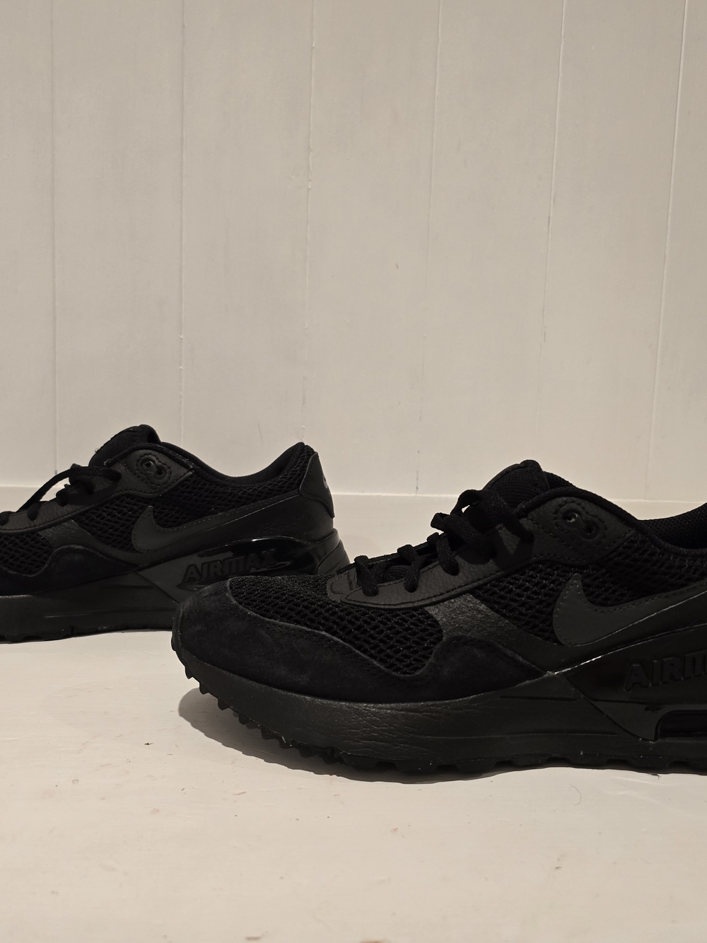 Nike Air Max Black Mesh & Suede Sneakers Size 6.5Y